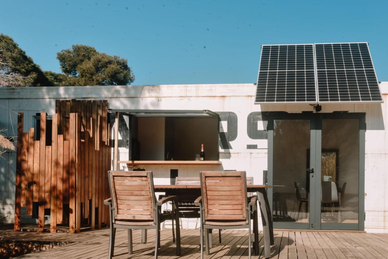 Cooltainer Retreat: Sustainable Coastal Forest Tiny House Near Barcelona Castelldefels Exterior foto